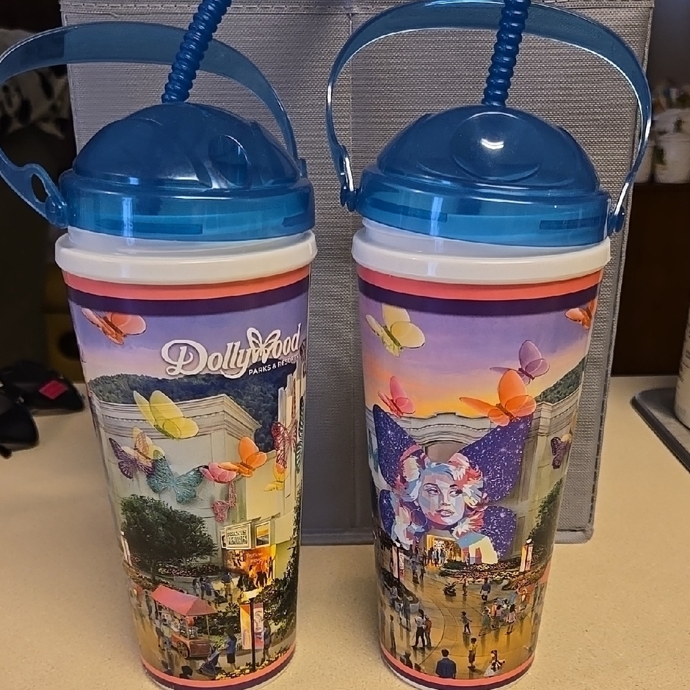 Dollywood Dolly Parton Park Souvenir Cups with Blue Lids